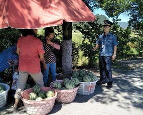 吃瓜群众的露背装,吃瓜群众露背装，性感与清凉并存