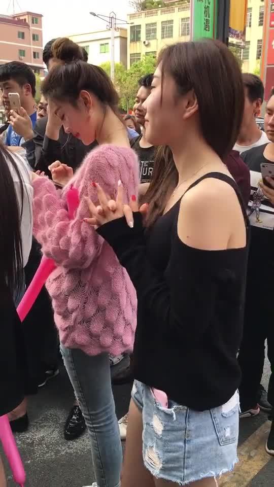 吃瓜群众的露背装,吃瓜群众露背装,性感与清凉并存